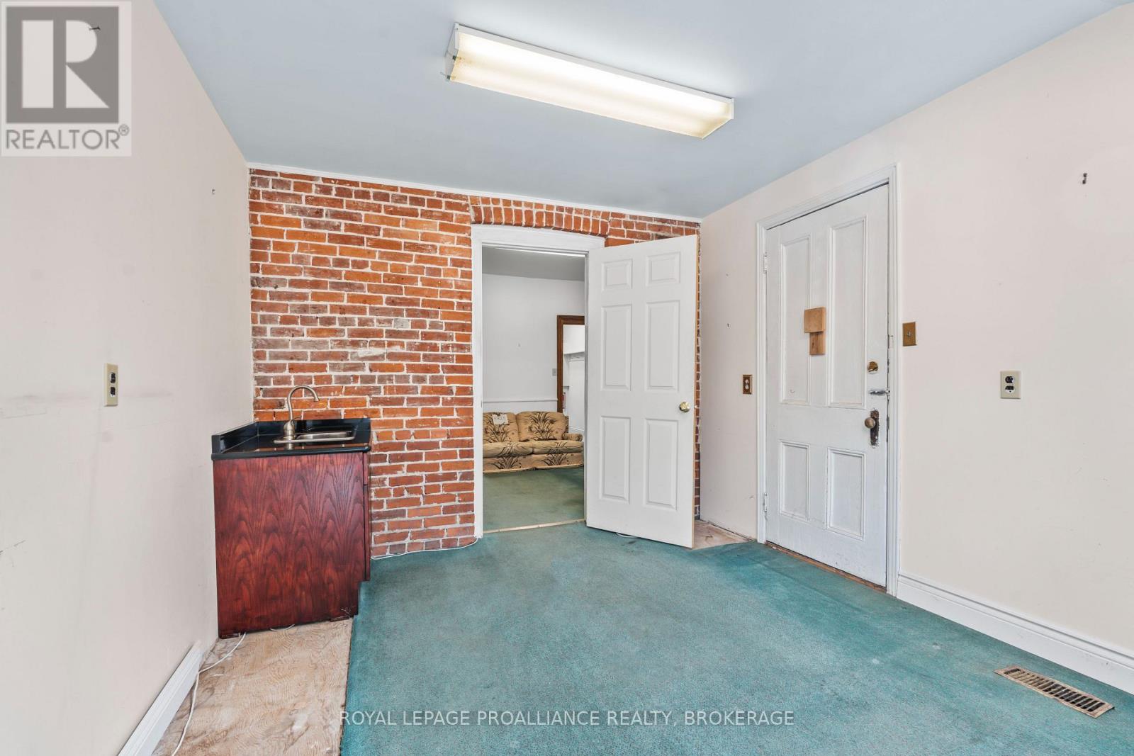 272 Wellington Street, Kingston, Ontario  K7K 2Z1 - Photo 10 - X12414521