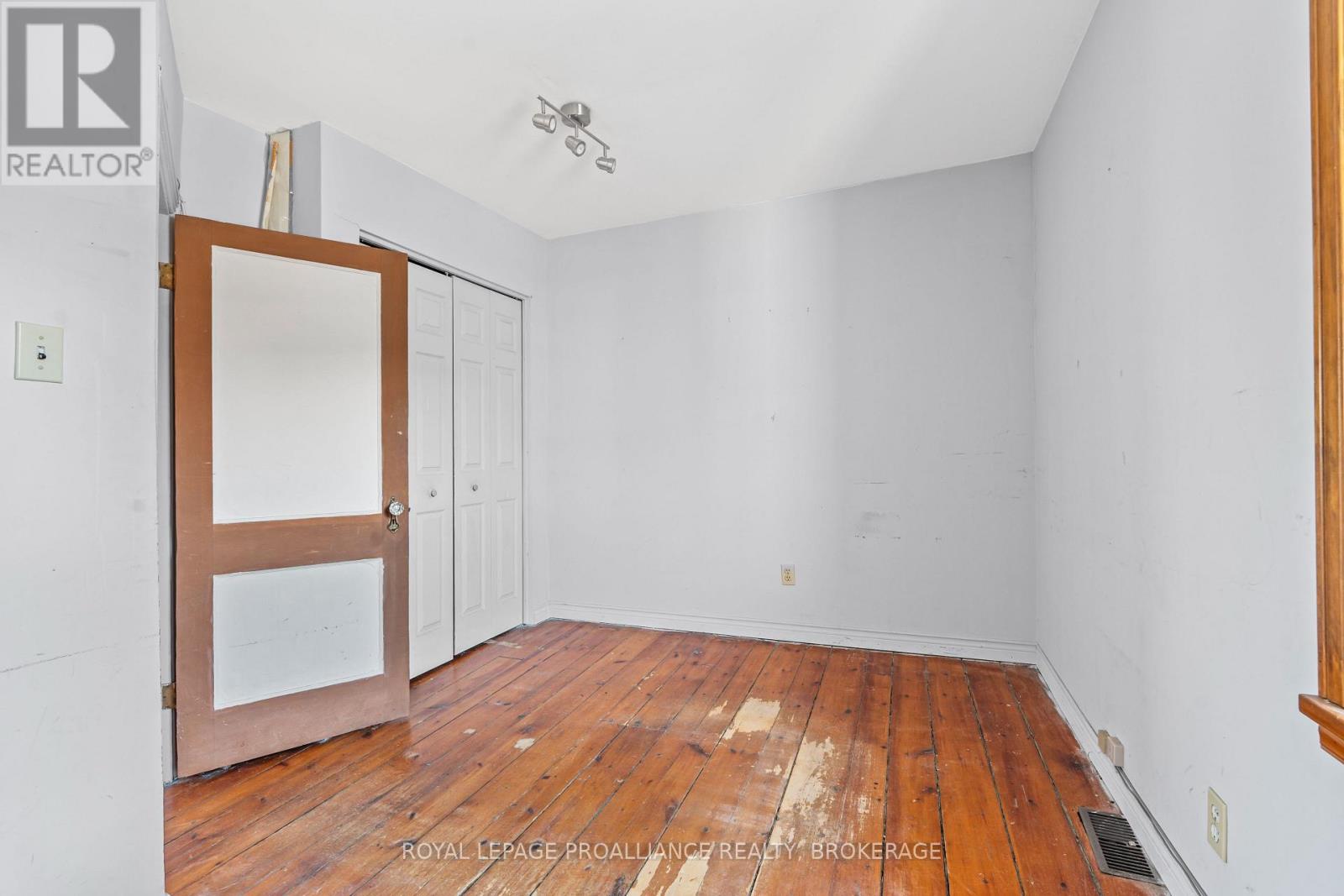 272 Wellington Street, Kingston, Ontario  K7K 2Z1 - Photo 14 - X12414521