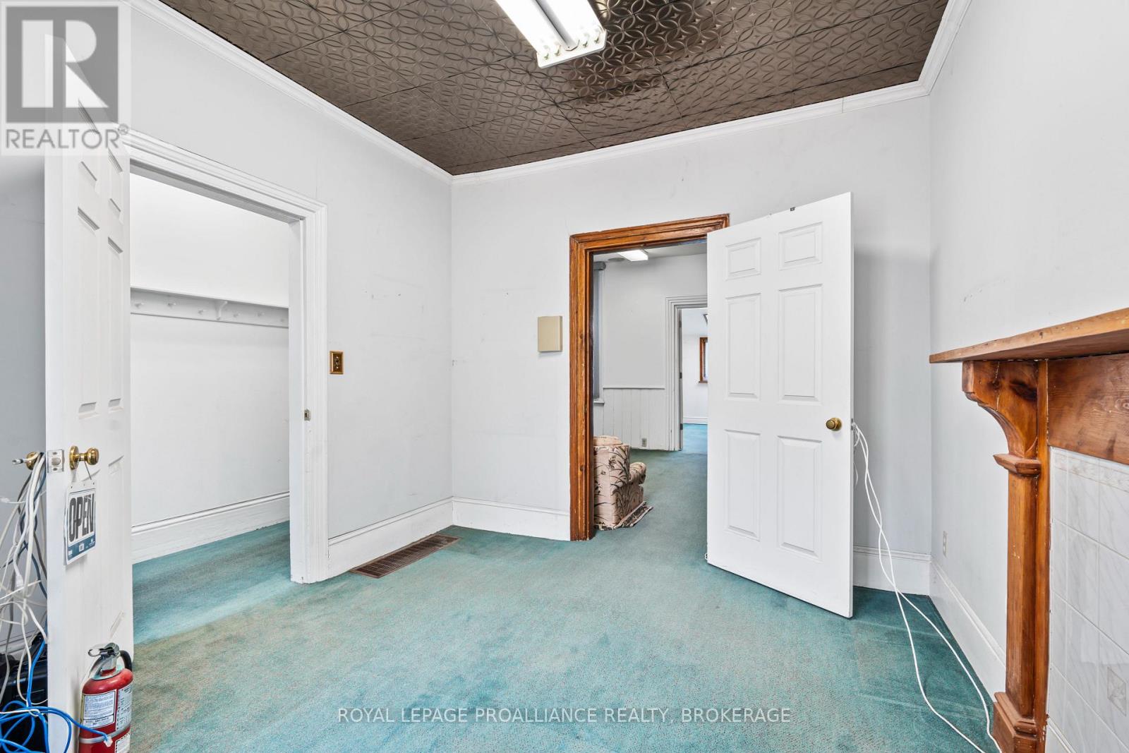 272 Wellington Street, Kingston, Ontario  K7K 2Z1 - Photo 9 - X12414521