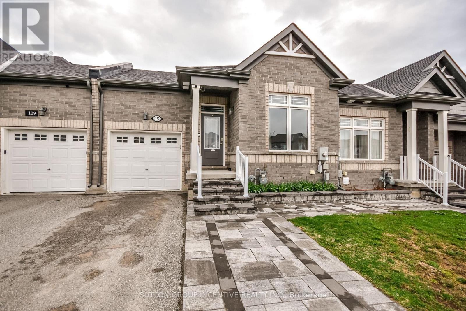 127 ISABELLA DRIVE, Orillia, Ontario