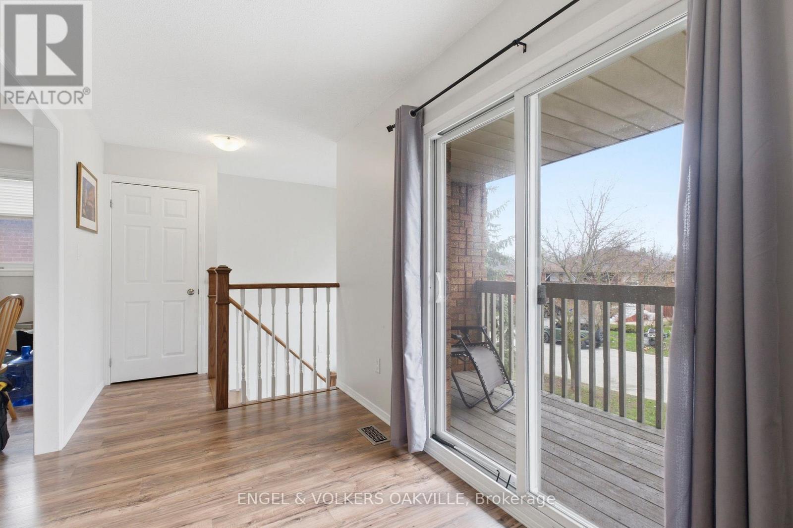 30 Porritt Street, Barrie, Ontario  L4N 6Y3 - Photo 5 - S13060048