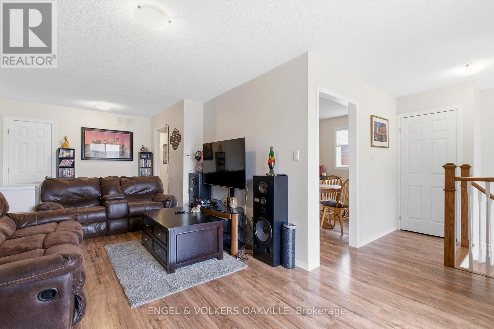 30 Porritt Street, Barrie, Ontario  L4N 6Y3 - Photo 6 - S13060048