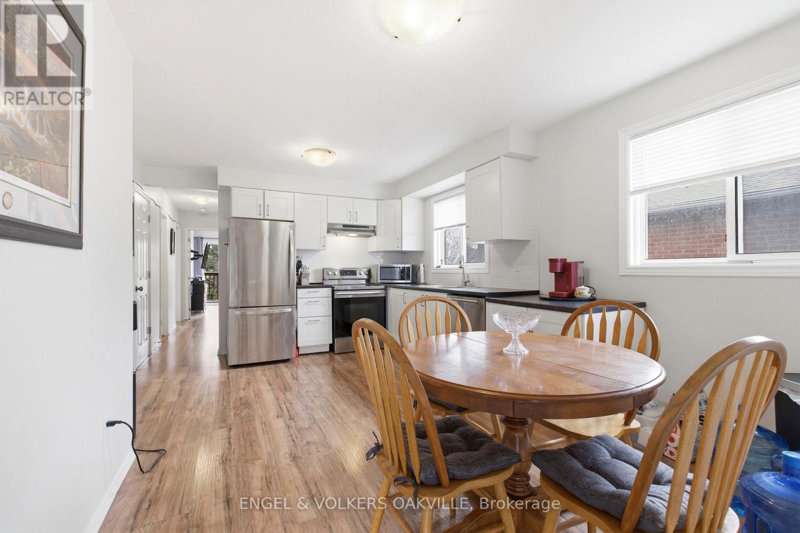 30 Porritt Street, Barrie, Ontario  L4N 6Y3 - Photo 9 - S13060048