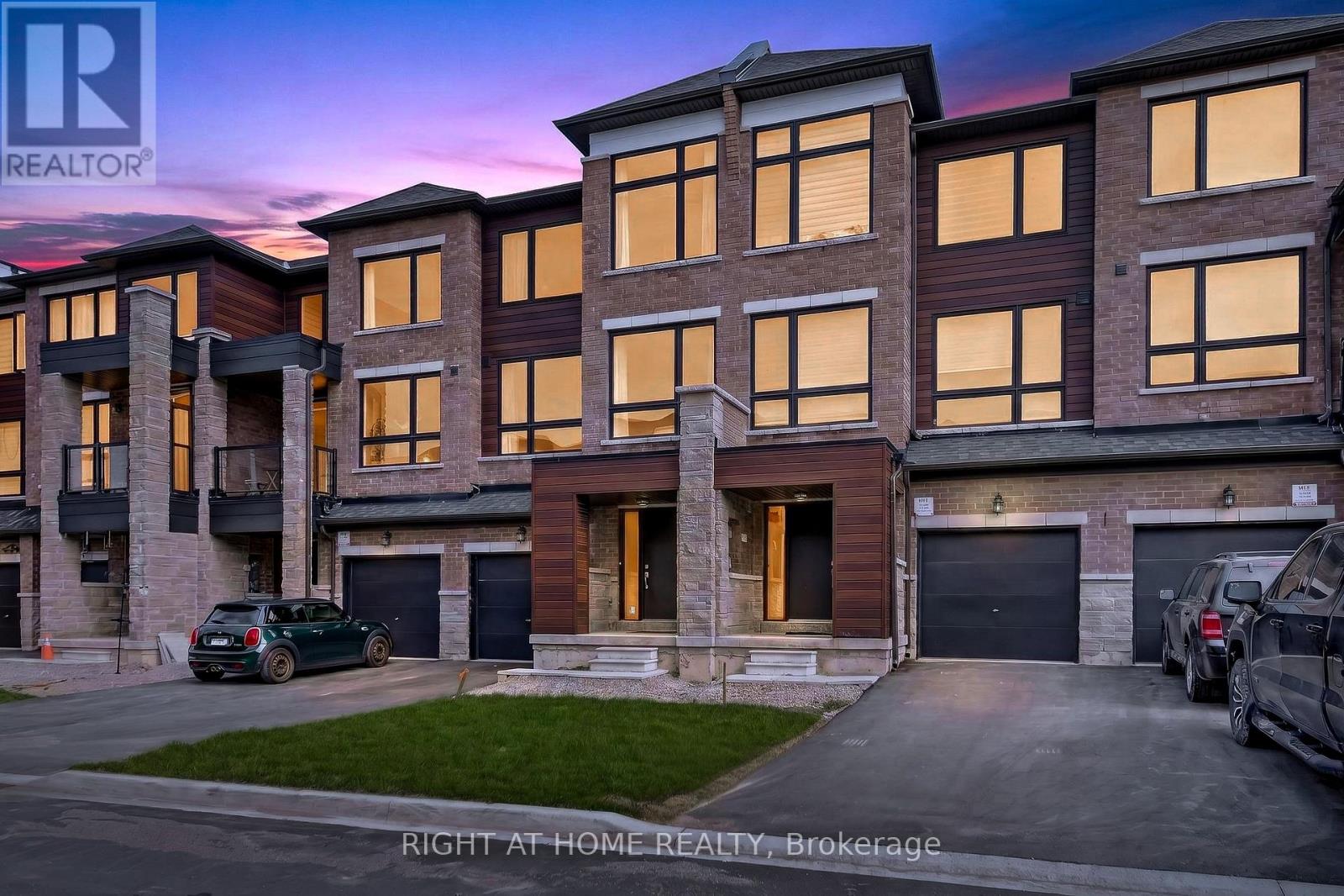 132 BLUE FOREST CRESCENT, Barrie, Ontario