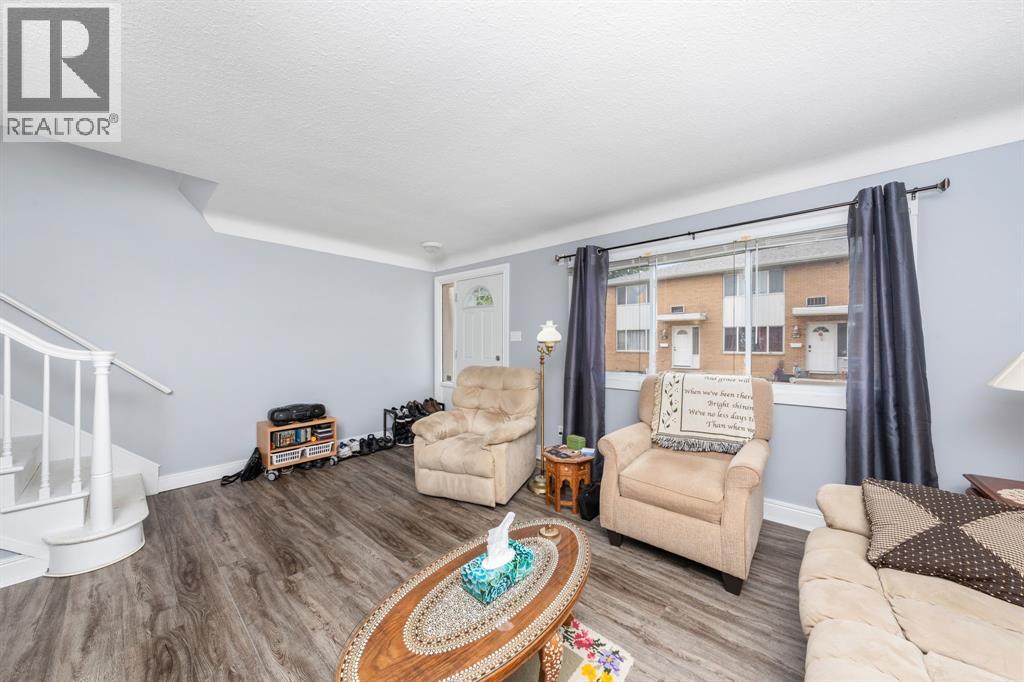 812 WELLINGTON STREET Unit# 14 Sarnia Ontario Canada N7T1J5 5
