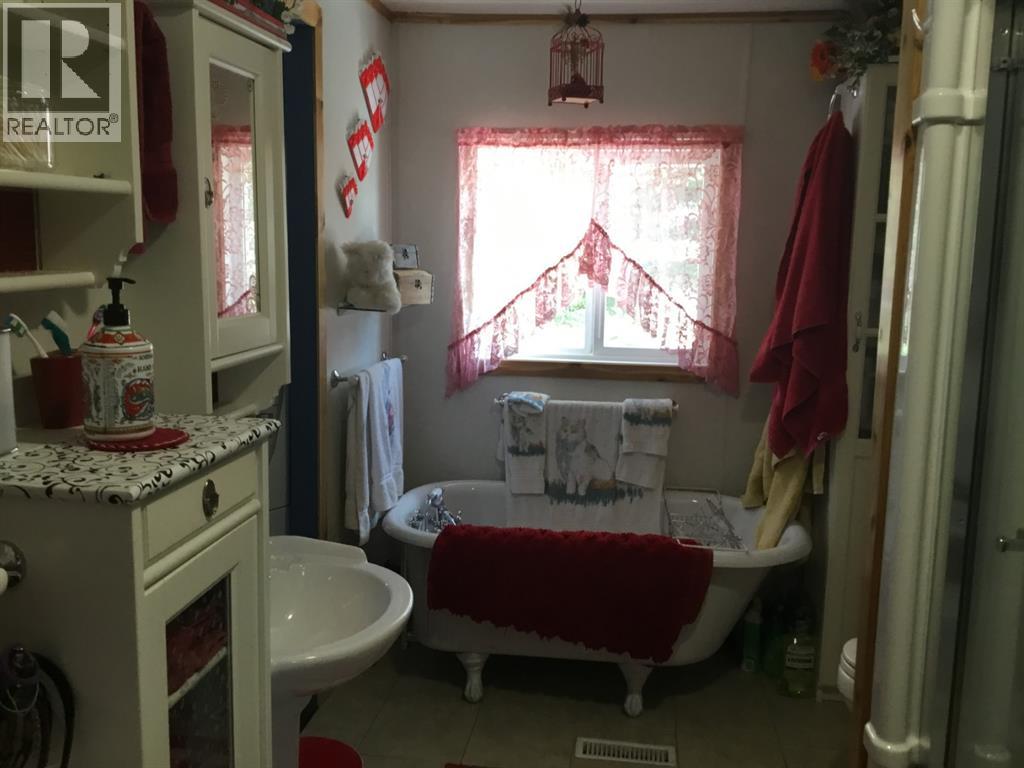 453 Grassy Way, Red Earth Creek, Alberta  T0G 1X0 - Photo 8 - A2215774