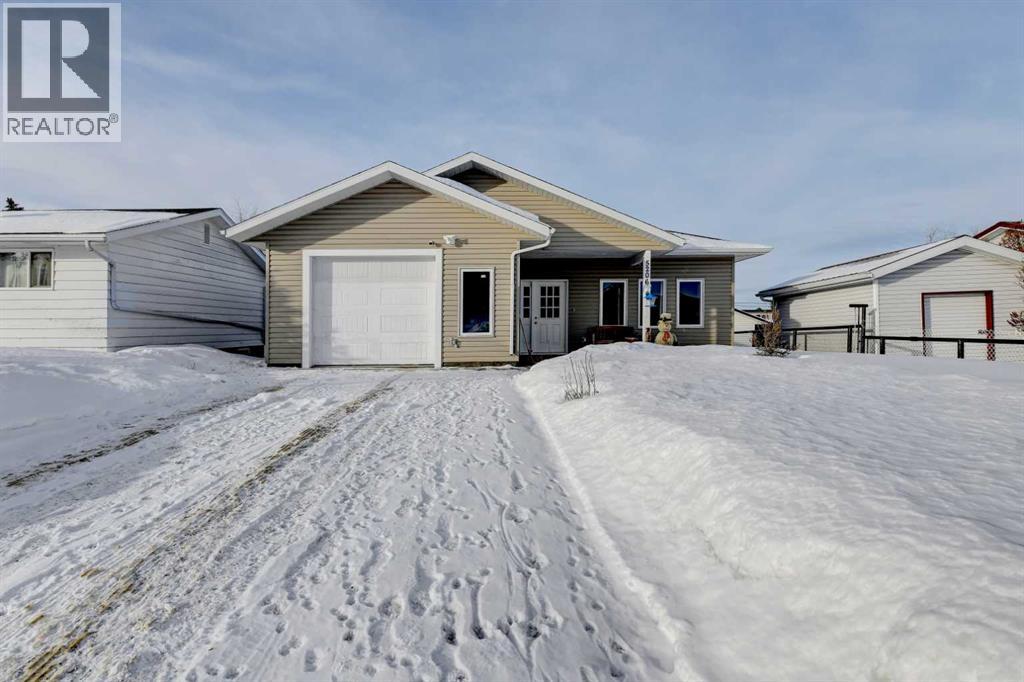 5206 48 Street, Valleyview, Alberta  T0H 3N0 - Photo 2 - A2282281