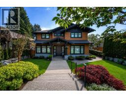 1116 LAWSON AVENUE, West Vancouver, British Columbia