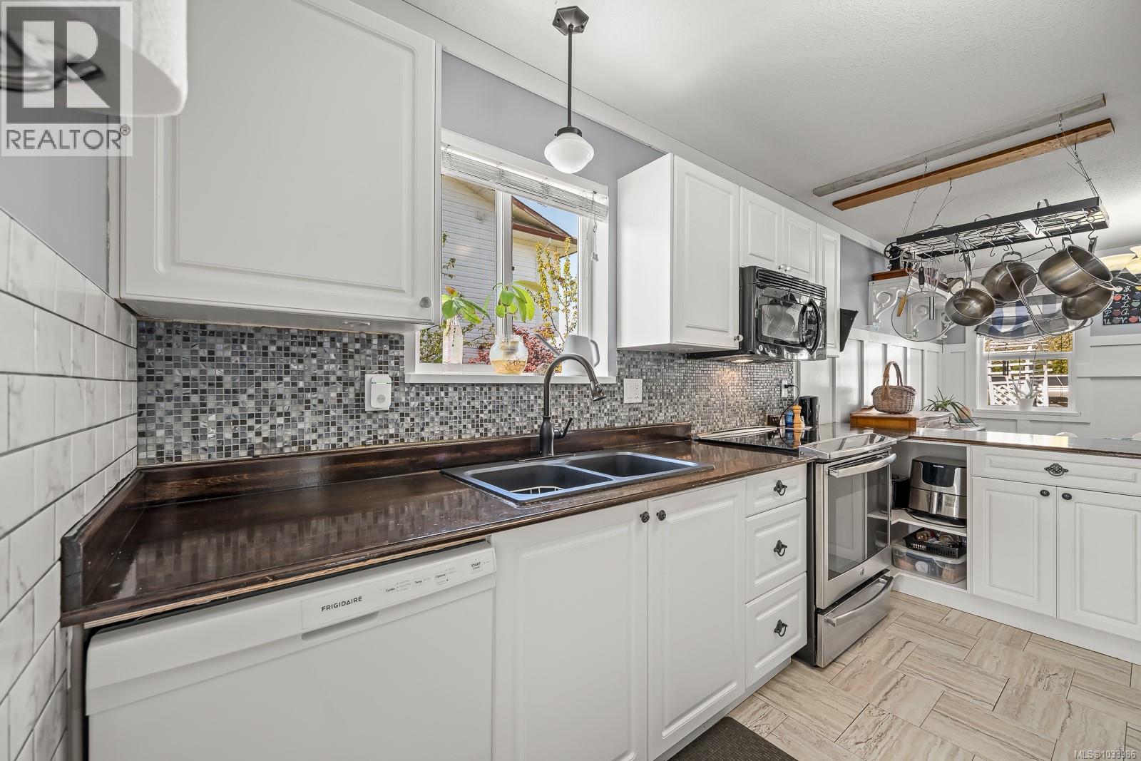 1367 Larsen Rd, Courtenay, British Columbia  V9N 8Y9 - Photo 10 - 1033986