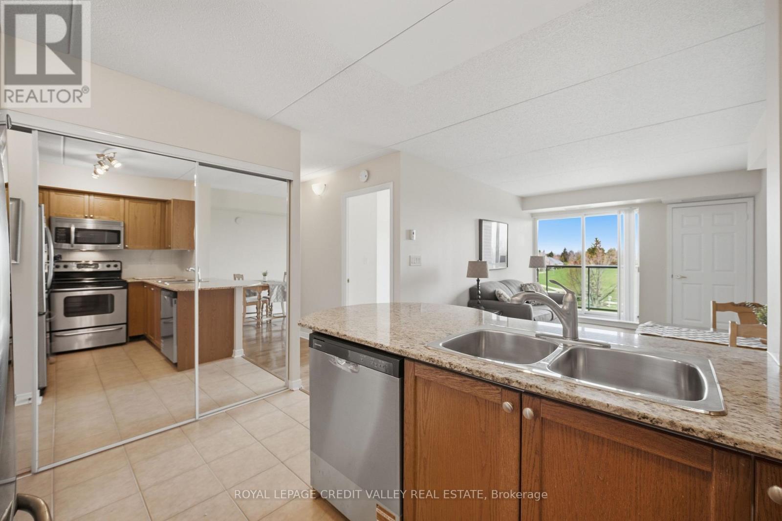 204 - 55 Via Rosedale, Brampton, Ontario  L6P 0V1 - Photo 11 - W13059900