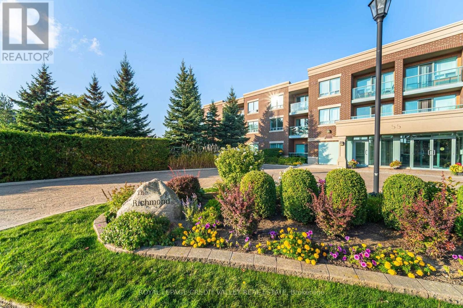 204 - 55 Via Rosedale, Brampton, Ontario  L6P 0V1 - Photo 3 - W13059900