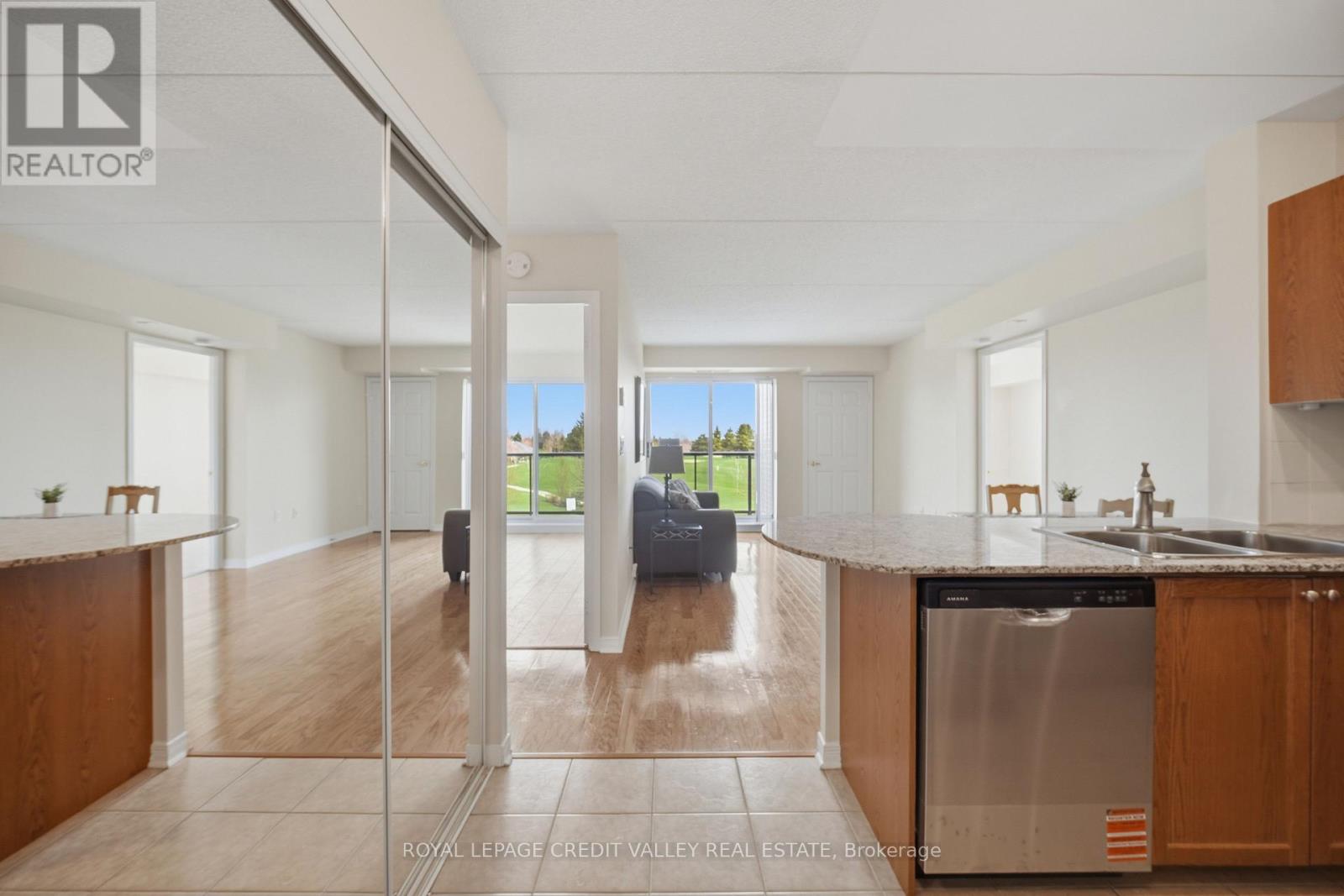 204 - 55 Via Rosedale, Brampton, Ontario  L6P 0V1 - Photo 9 - W13059900