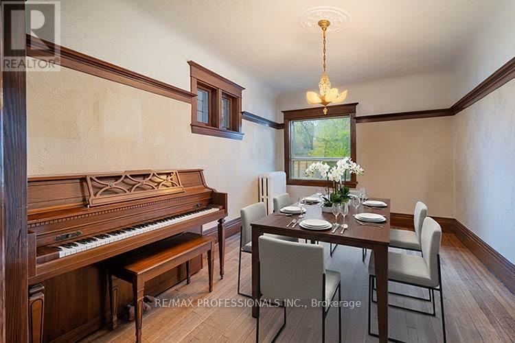 316 Durie Street, Toronto, Ontario  M6S 3G3 - Photo 11 - W13059920