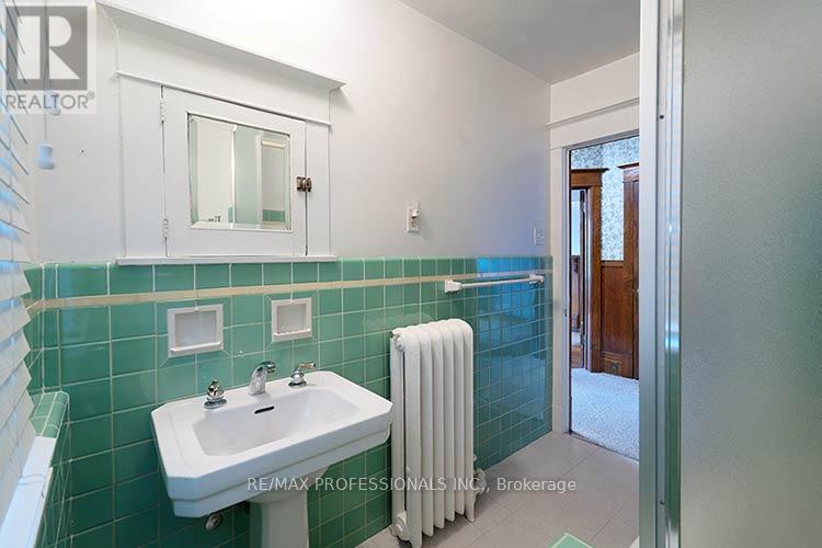 316 Durie Street, Toronto, Ontario  M6S 3G3 - Photo 27 - W13059920