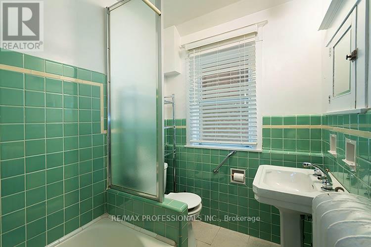 316 Durie Street, Toronto, Ontario  M6S 3G3 - Photo 28 - W13059920