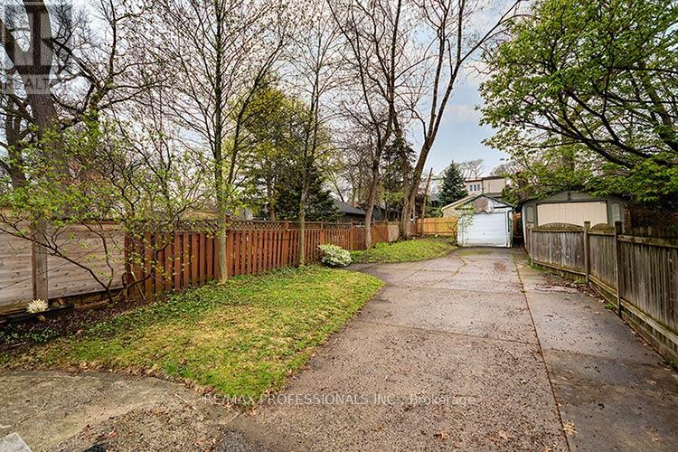 316 Durie Street, Toronto, Ontario  M6S 3G3 - Photo 36 - W13059920