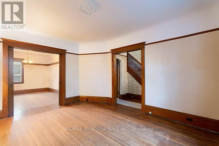 316 Durie Street, Toronto, Ontario  M6S 3G3 - Photo 6 - W13059920