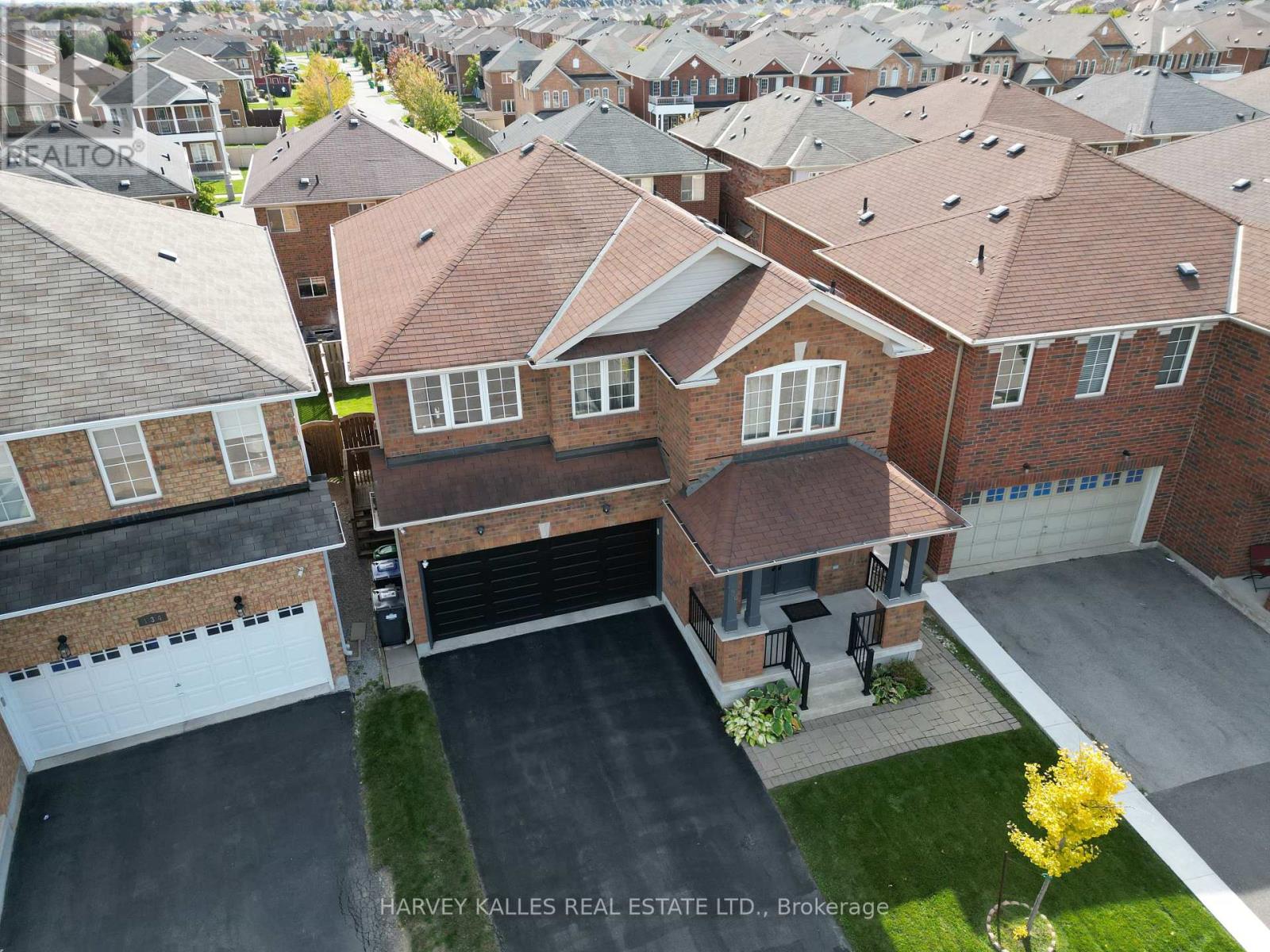 136 Degrassi Cove Circle, Brampton, Ontario  L6X 0N8 - Photo 4 - W13059952