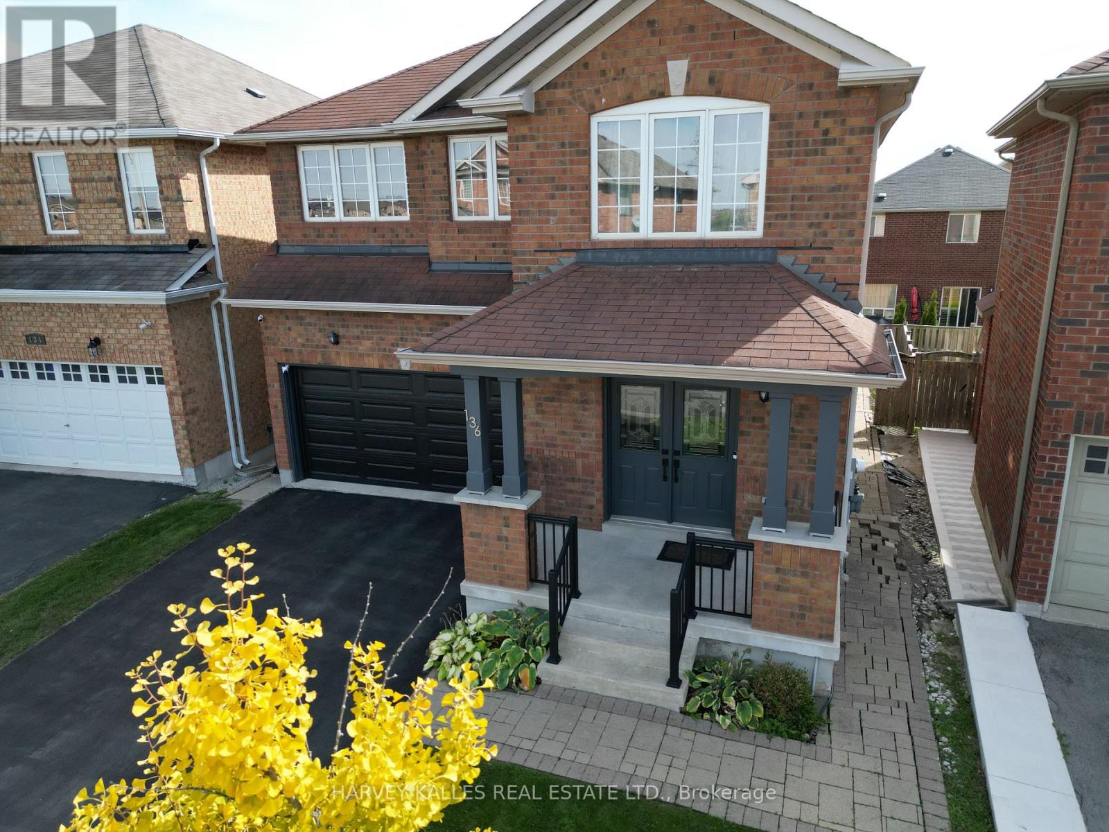 136 Degrassi Cove Circle, Brampton, Ontario  L6X 0N8 - Photo 5 - W13059952