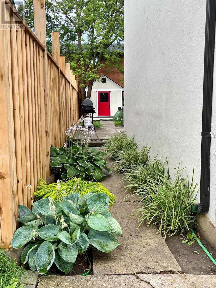 1016 Kipling Avenue, Toronto, Ontario  M9B 3L4 - Photo 7 - W13059968