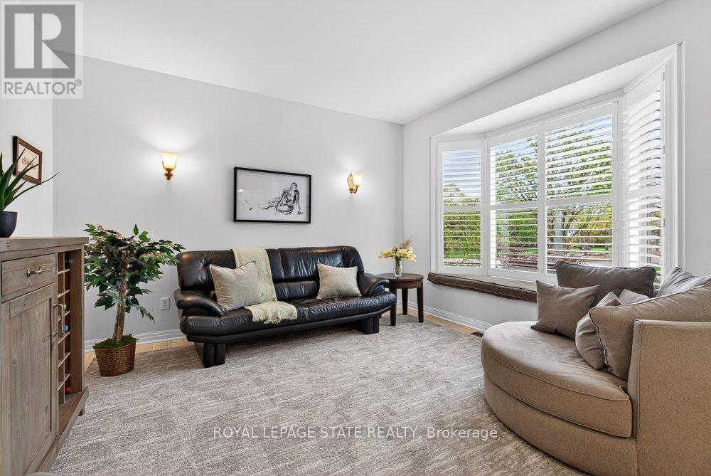 5901 Chercover Court, Burlington, Ontario  L7L 6T2 - Photo 15 - W13060084