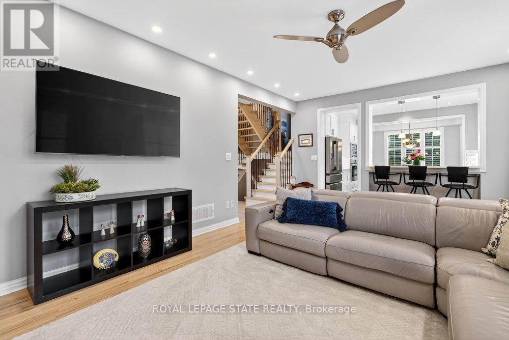 5901 Chercover Court, Burlington, Ontario  L7L 6T2 - Photo 25 - W13060084