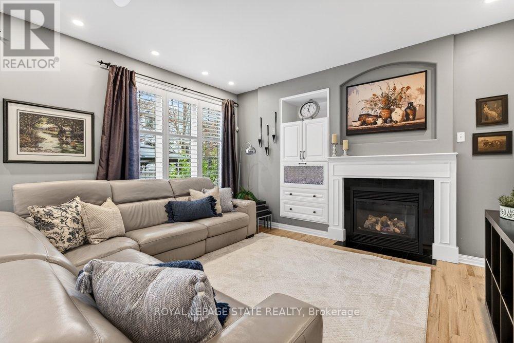 5901 Chercover Court, Burlington, Ontario  L7L 6T2 - Photo 3 - W13060084