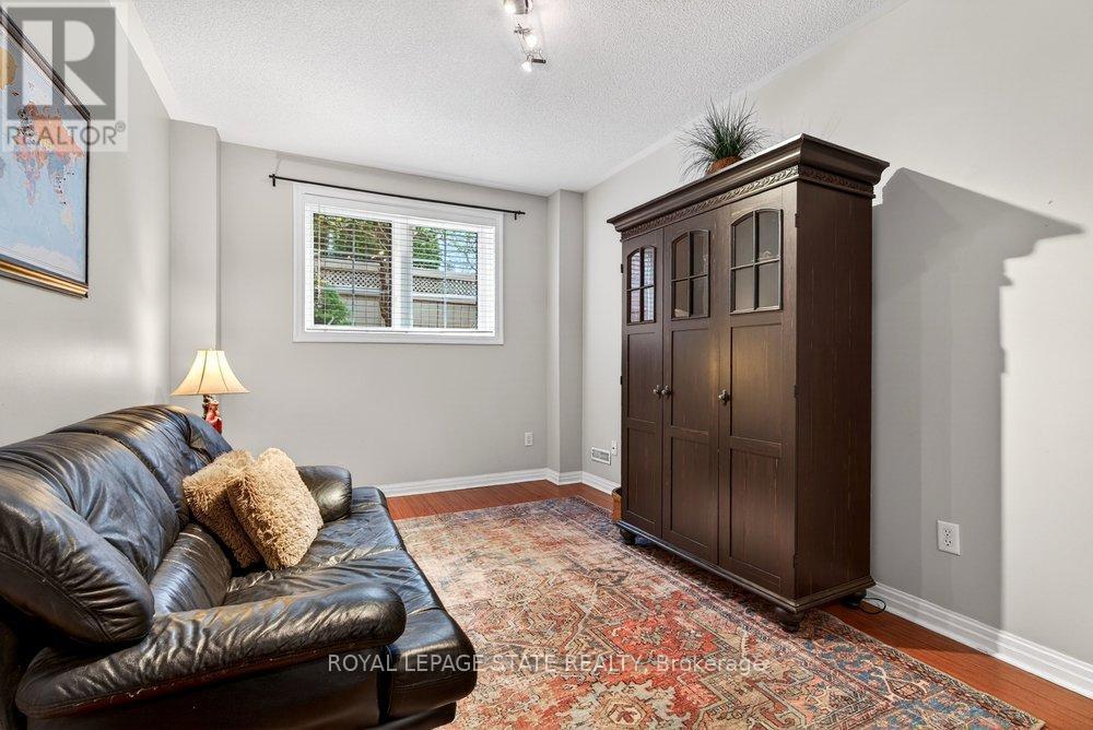 5901 Chercover Court, Burlington, Ontario  L7L 6T2 - Photo 36 - W13060084