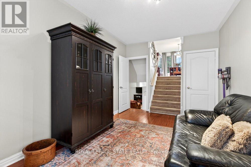 5901 Chercover Court, Burlington, Ontario  L7L 6T2 - Photo 37 - W13060084