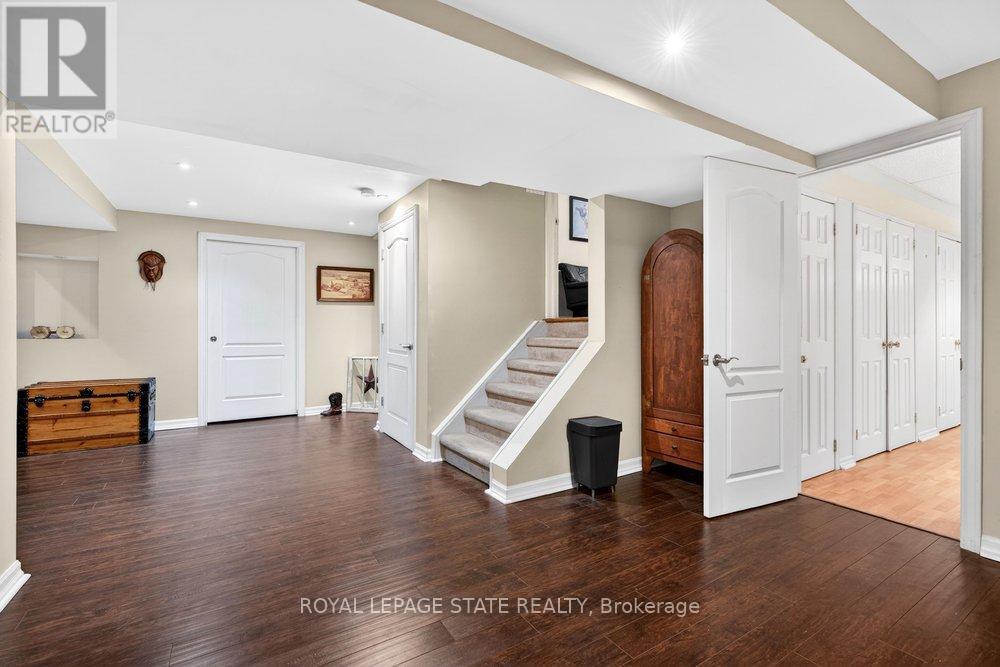 5901 Chercover Court, Burlington, Ontario  L7L 6T2 - Photo 40 - W13060084