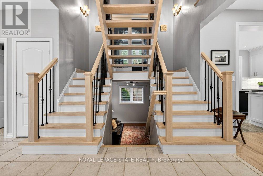 5901 Chercover Court, Burlington, Ontario  L7L 6T2 - Photo 5 - W13060084