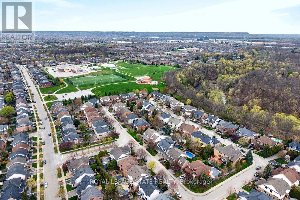 5901 Chercover Court, Burlington, Ontario  L7L 6T2 - Photo 50 - W13060084