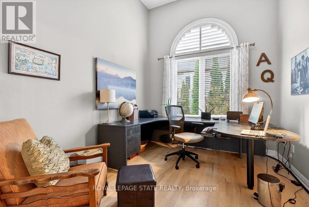 5901 Chercover Court, Burlington, Ontario  L7L 6T2 - Photo 6 - W13060084