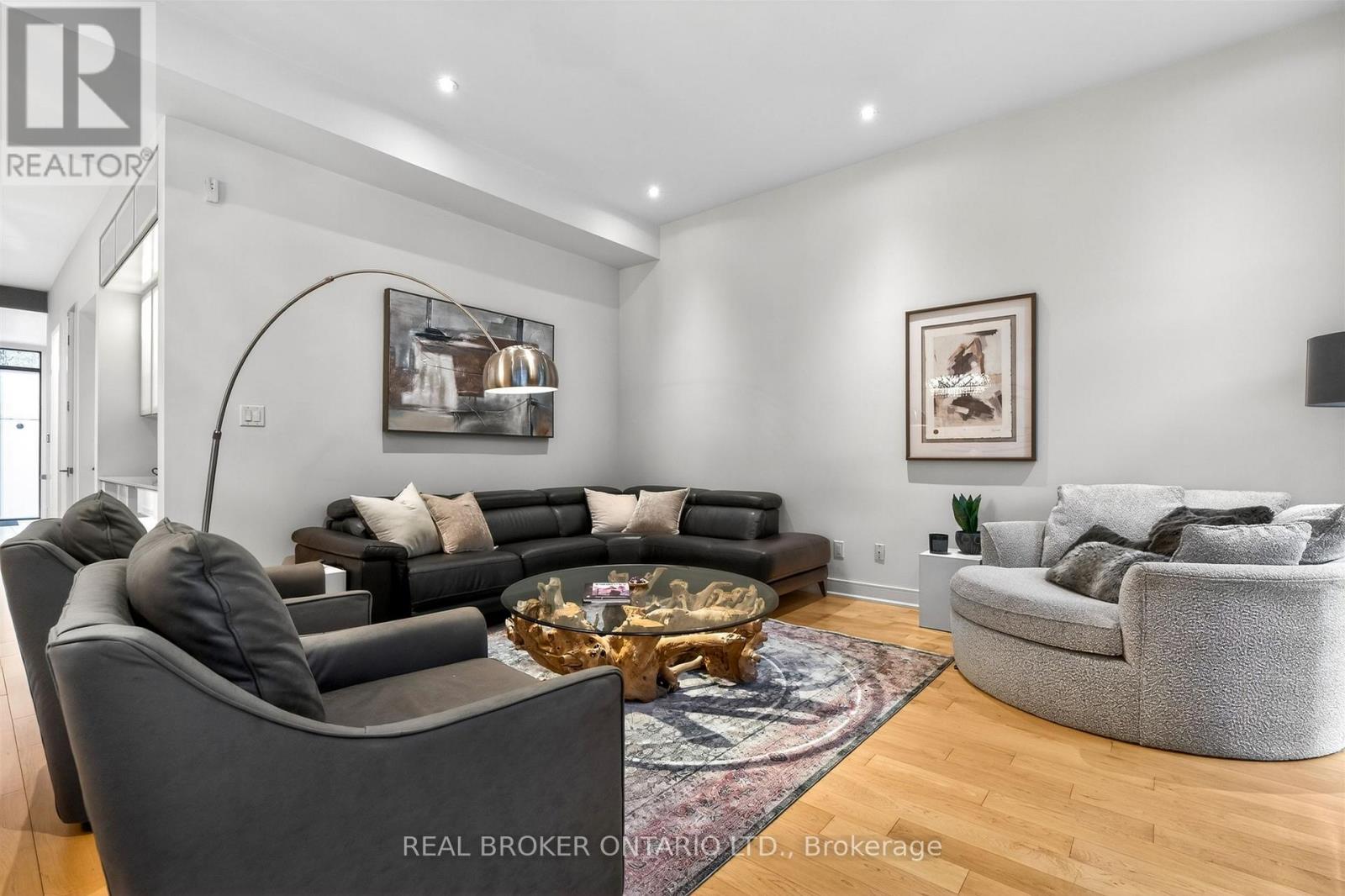 88 South Kingsway Way, Toronto, Ontario  M6S 3T3 - Photo 13 - W13031204