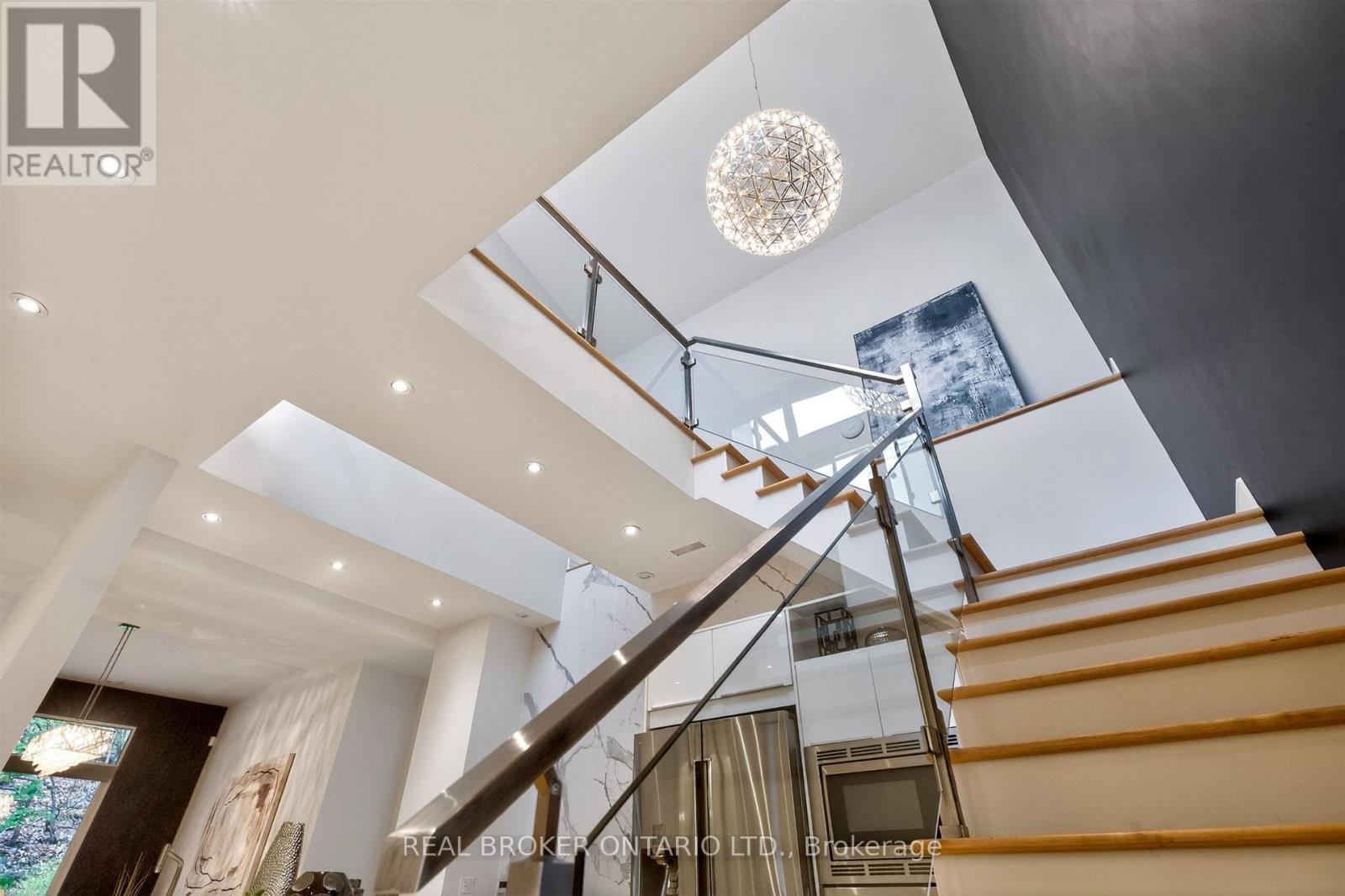 88 South Kingsway Way, Toronto, Ontario  M6S 3T3 - Photo 17 - W13031204