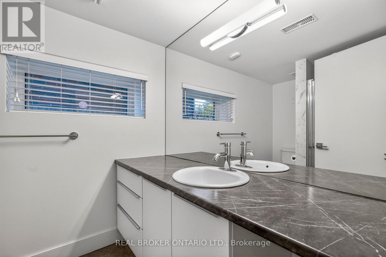 88 South Kingsway Way, Toronto, Ontario  M6S 3T3 - Photo 39 - W13031204