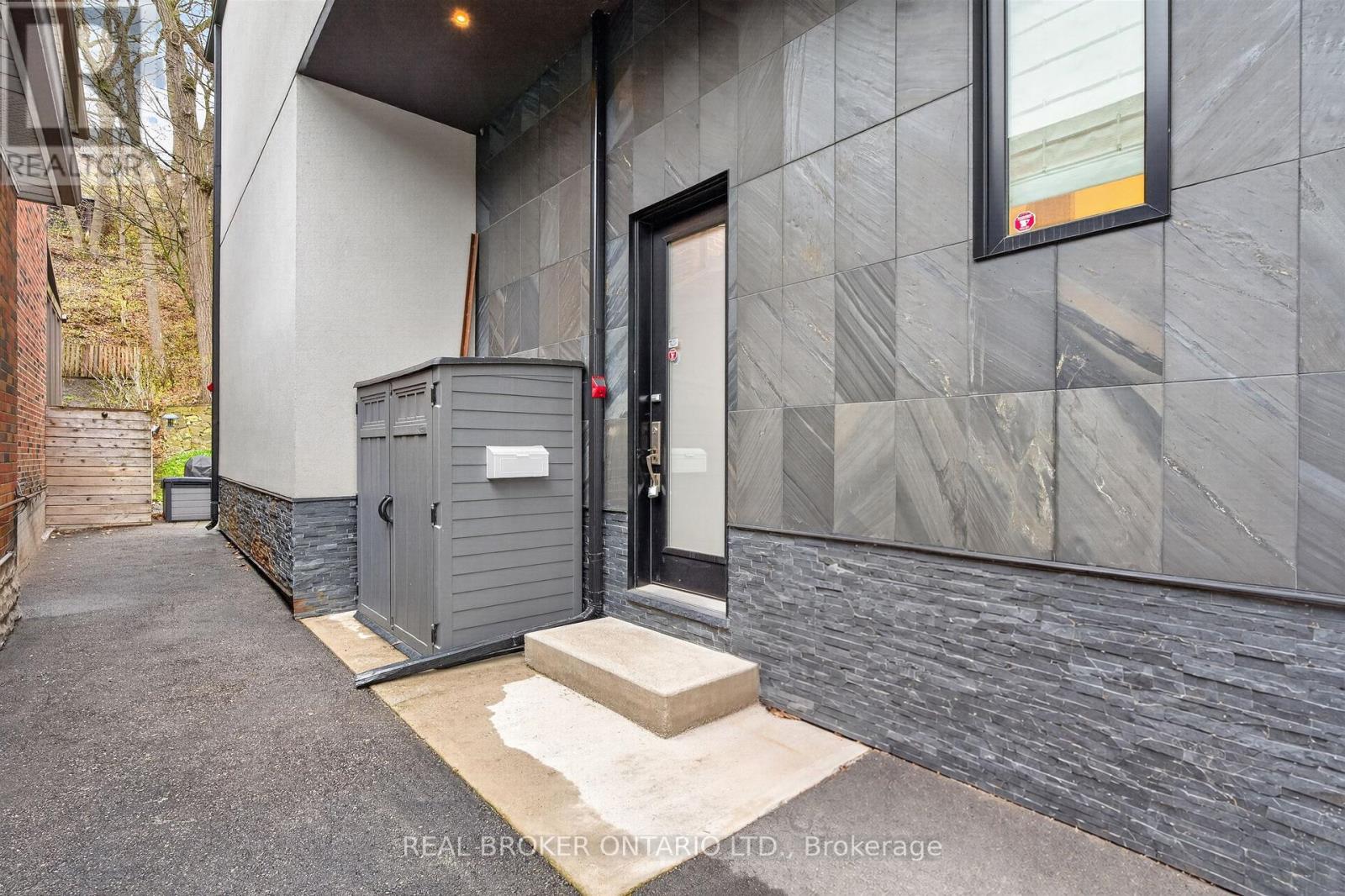 88 South Kingsway Way, Toronto, Ontario  M6S 3T3 - Photo 46 - W13031204