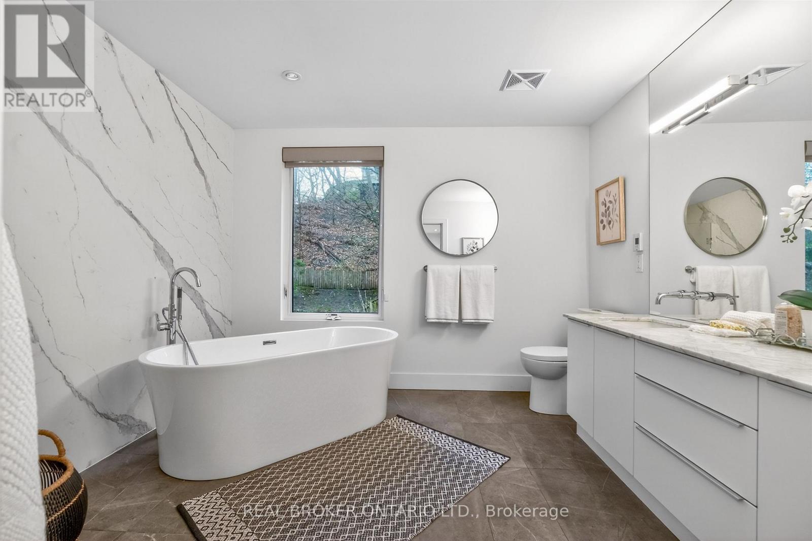 88 South Kingsway Way, Toronto, Ontario  M6S 3T3 - Photo 24 - W13031204