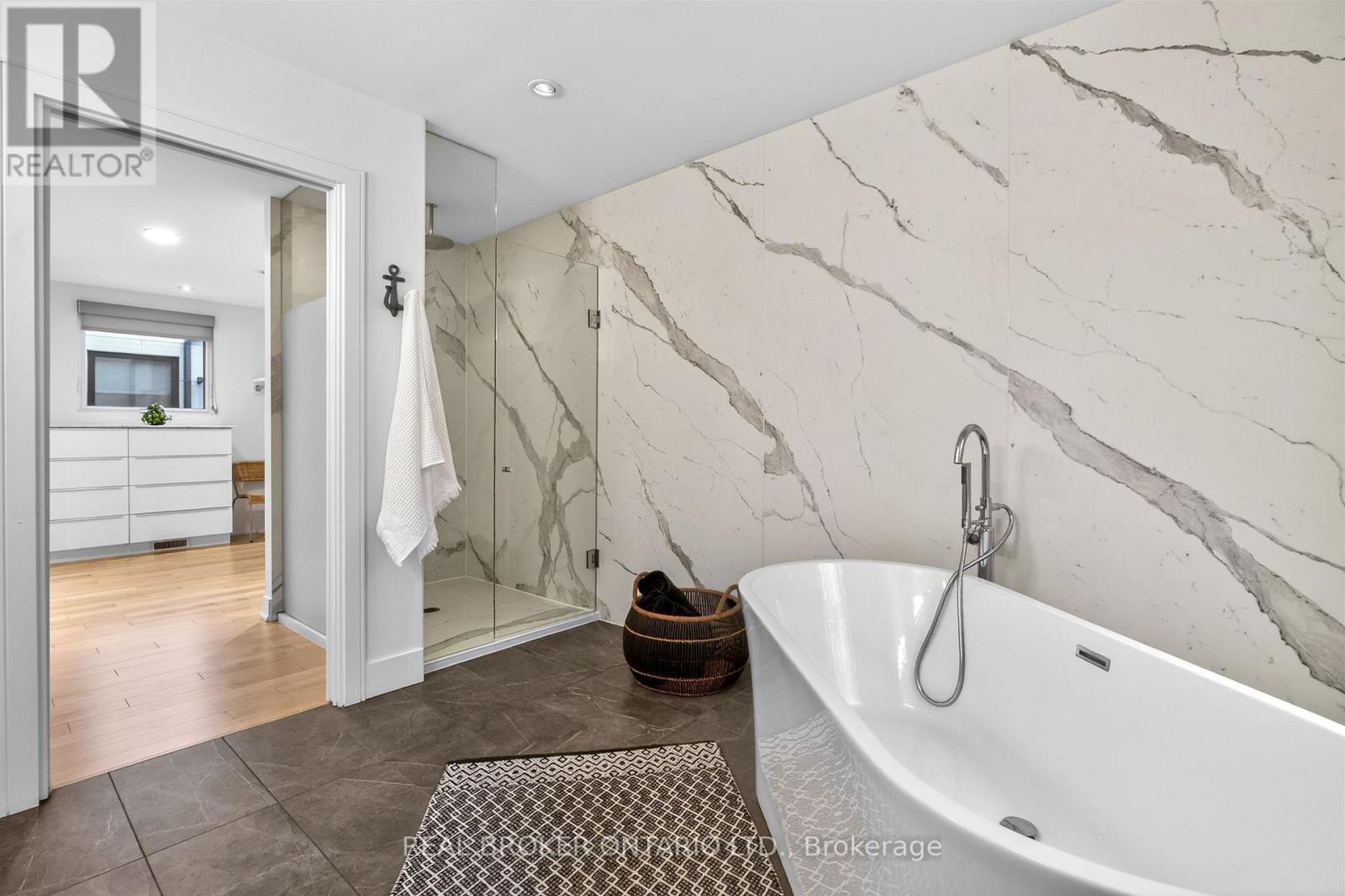 88 South Kingsway Way, Toronto, Ontario  M6S 3T3 - Photo 25 - W13031204