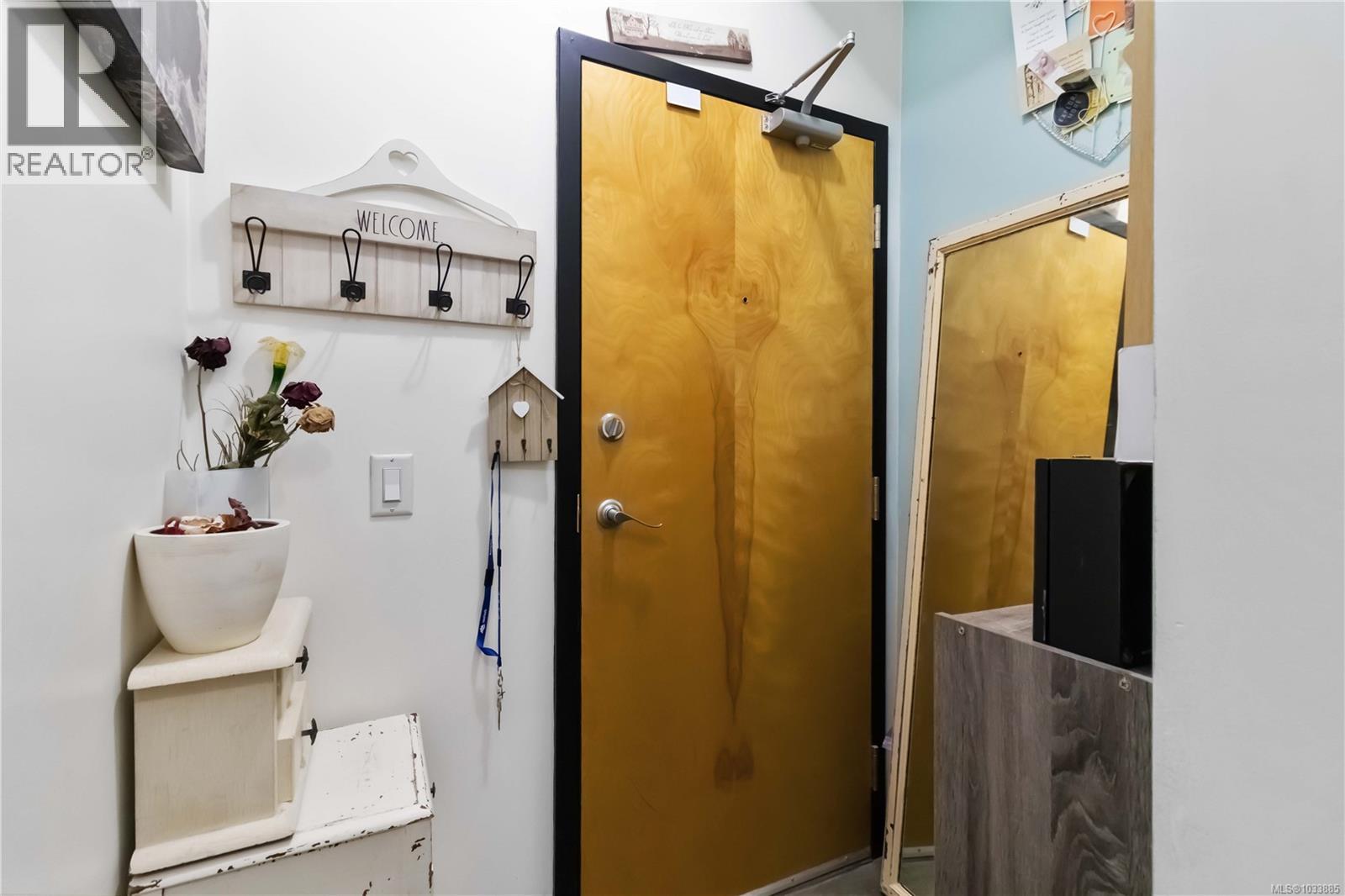 108 932 Johnson St, Victoria, British Columbia  V8V 3N4 - Photo 11 - 1033885
