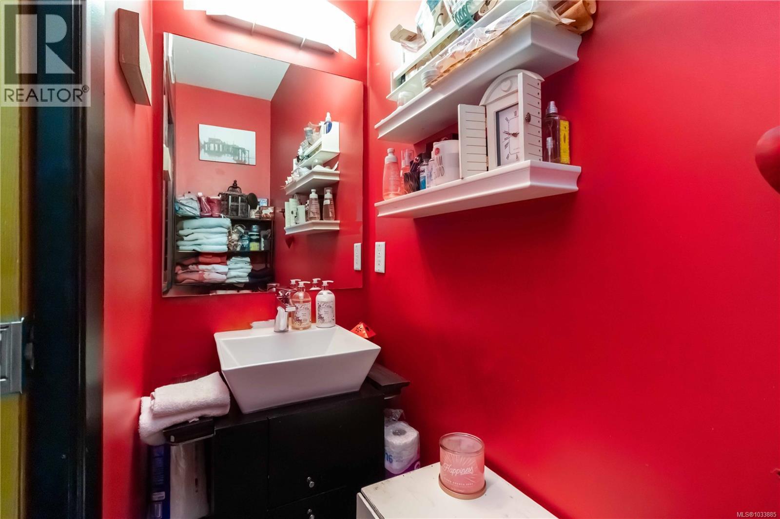 108 932 Johnson St, Victoria, British Columbia  V8V 3N4 - Photo 17 - 1033885