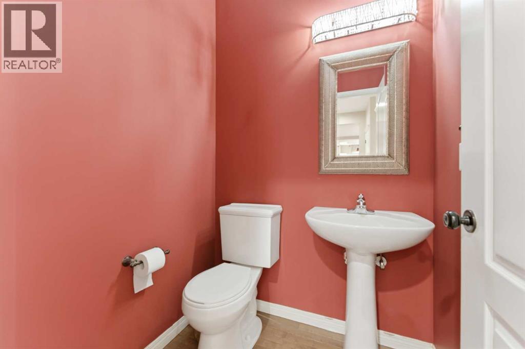 29 Royal Birkdale Drive Nw, Calgary, Alberta  T3G 5C7 - Photo 8 - A2306298