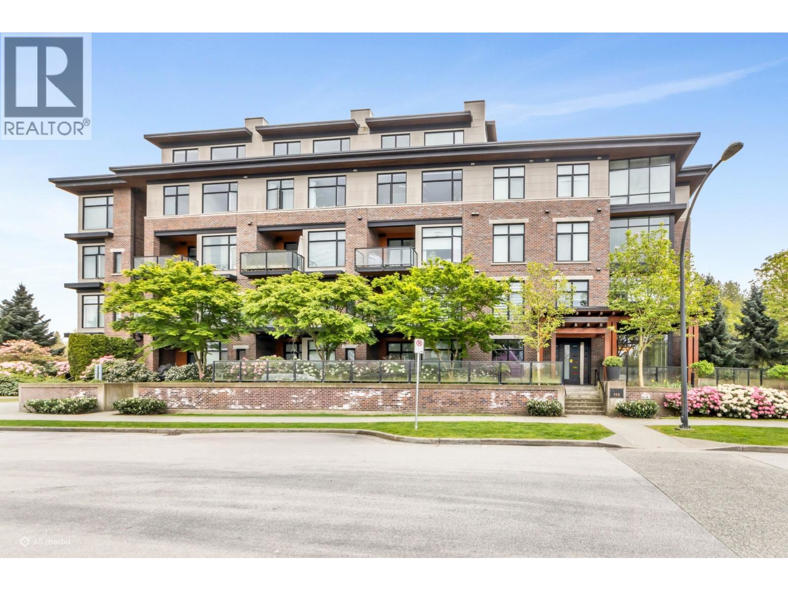 102 260 Salter Street, New Westminster, British Columbia  V3M 0J4 - Photo 1 - R3117315