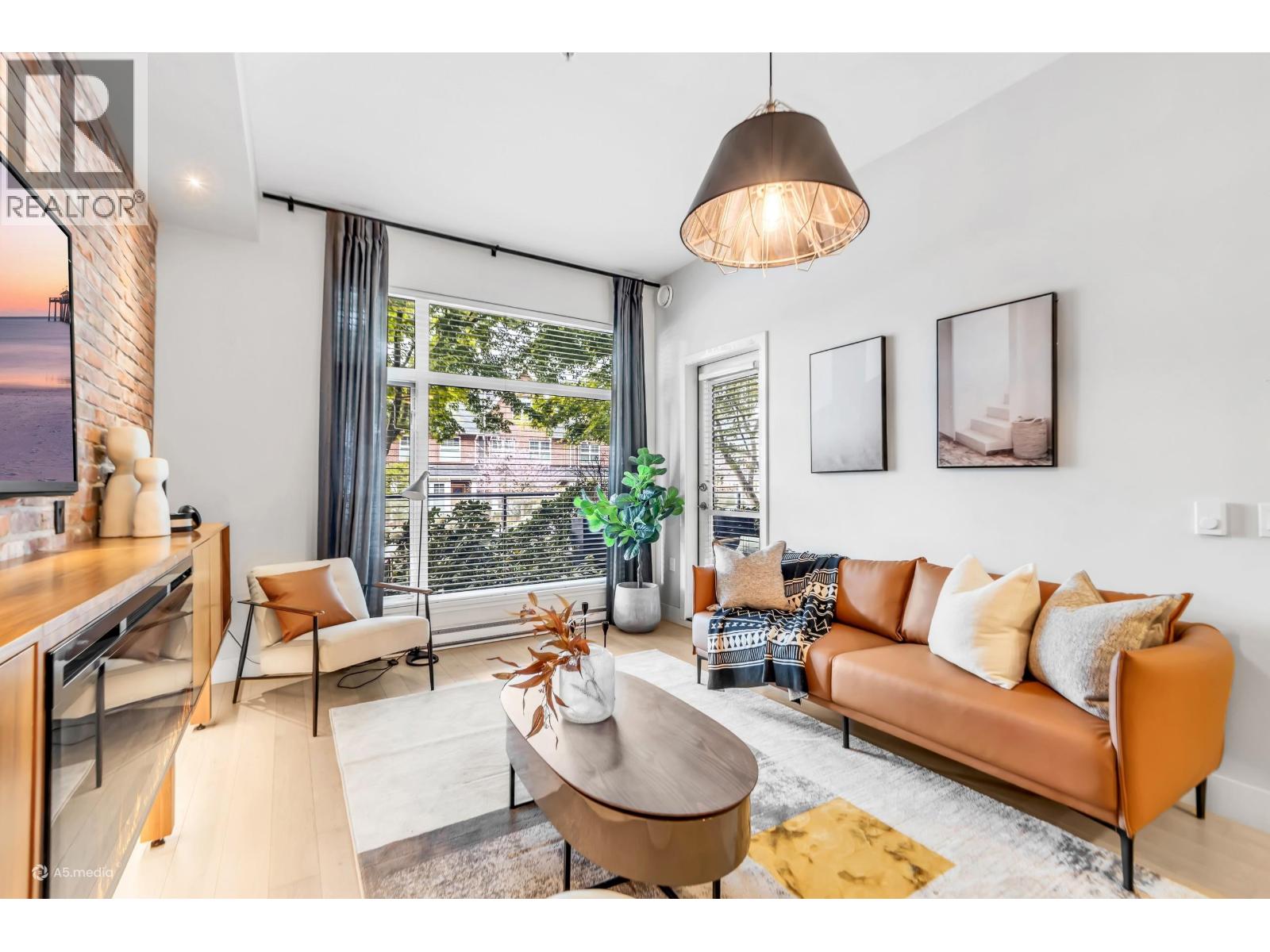 102 260 Salter Street, New Westminster, British Columbia  V3M 0J4 - Photo 4 - R3117315