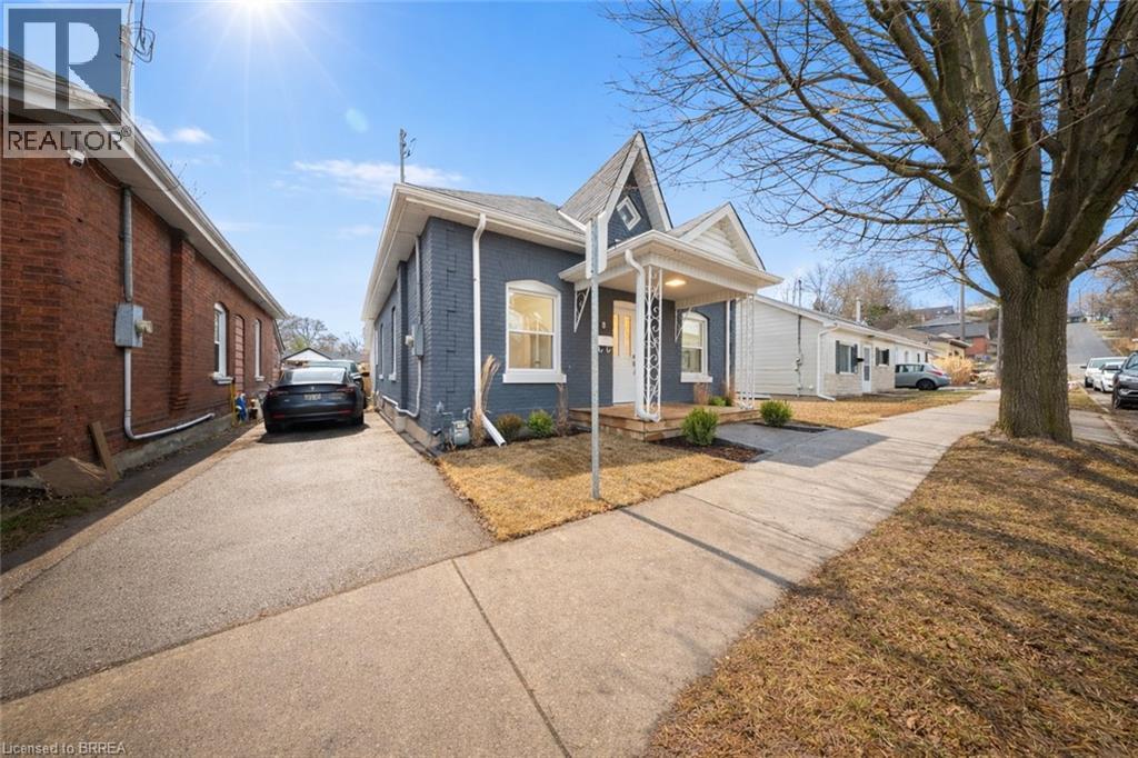 8 Main Street, Brantford, Ontario  N3R 3X2 - Photo 3 - 40824966