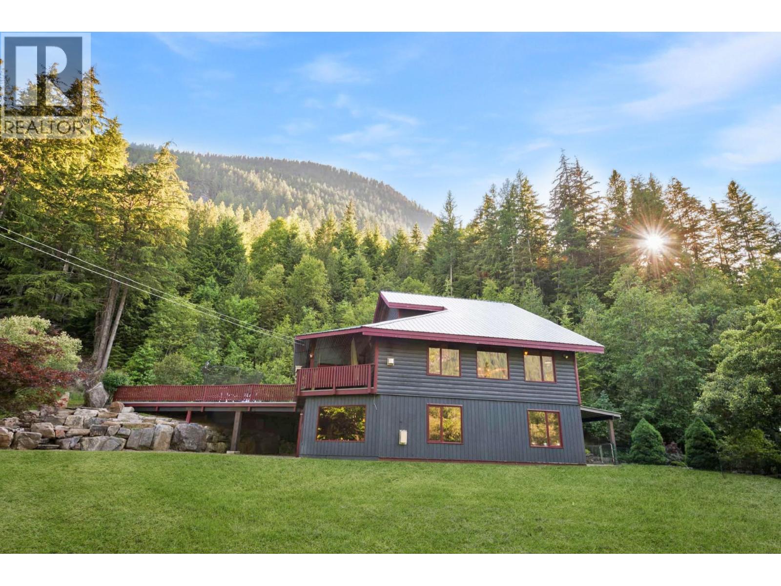 2809 Slocan Valley West Road, Slocan Park, British Columbia