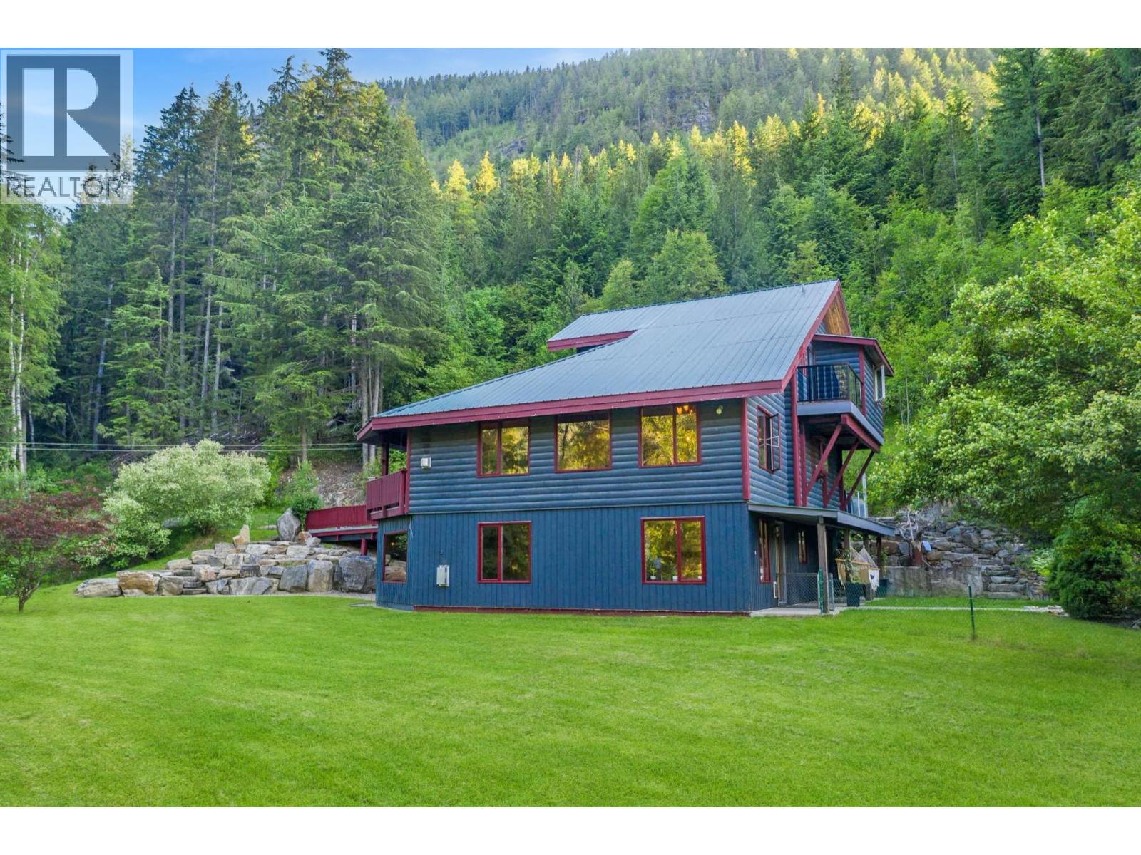2809 Slocan Valley West Road, Slocan Park, British Columbia  V0G 2E0 - Photo 3 - 10385265