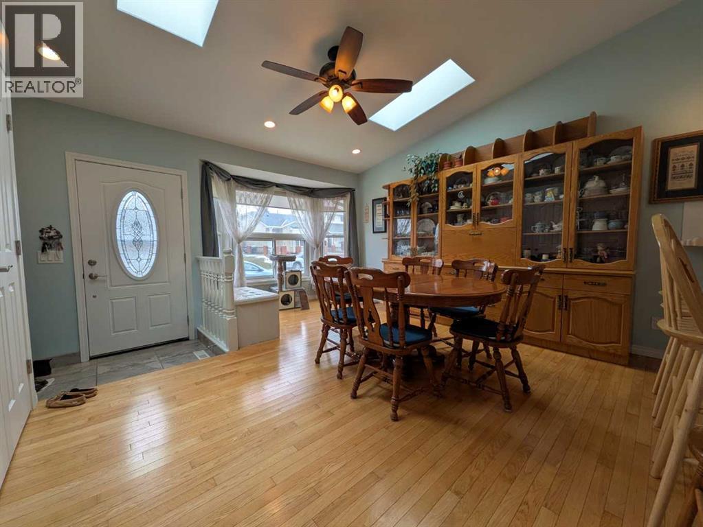 76 Martindale Close Ne, Calgary, Alberta  T3J 2T9 - Photo 3 - A2305744