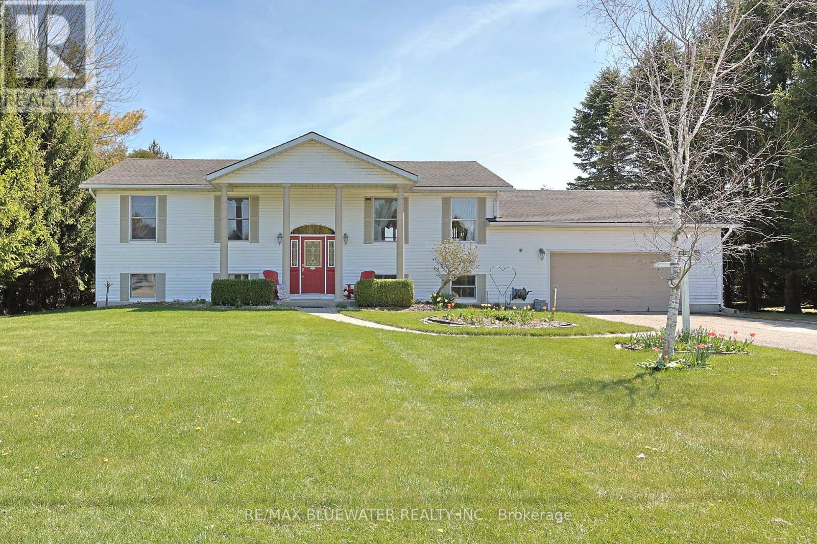 9873 LEONARD STREET, lambton shores (grand bend), Ontario