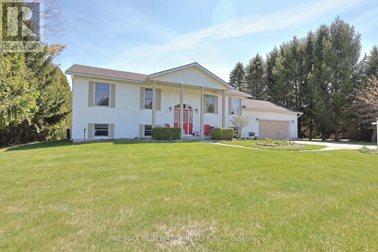 9873 Leonard Street, Lambton Shores (Grand Bend), Ontario  N0M 1T0 - Photo 11 - X13060128